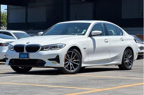 2022 BMW 330e Base
