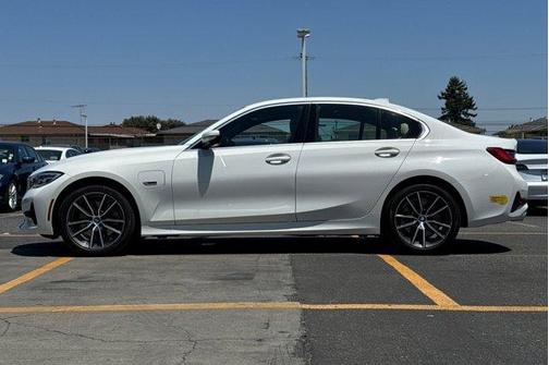 2022 BMW 330e Base
