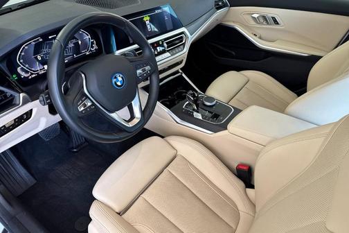 2022 BMW 330e Base