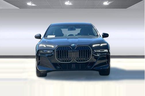 Black Sapphire Metallic 2026 BMW 750e i xDrive
