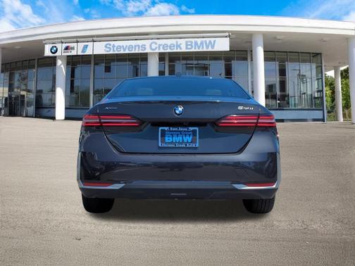 2024 BMW 530 i xDrive