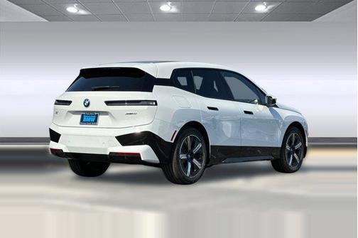 2025 BMW iX xDrive50