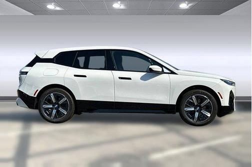 2025 BMW iX xDrive50