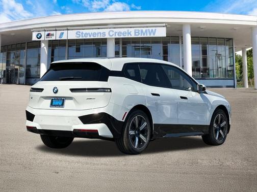 2025 BMW iX xDrive50