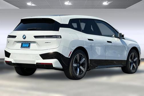 2025 BMW iX xDrive50