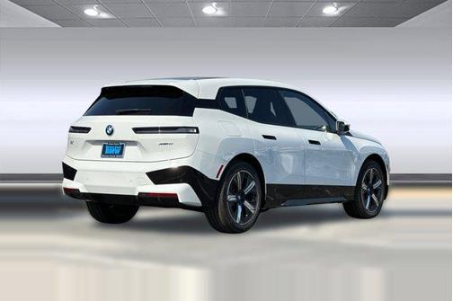 2025 BMW iX xDrive50