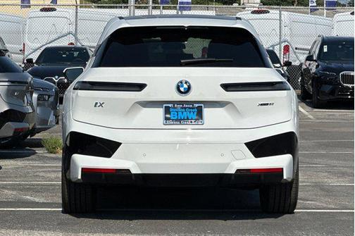 2025 BMW iX xDrive50
