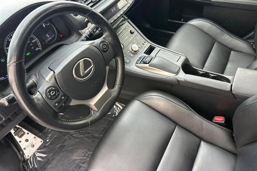 2017 Lexus CT 200h Base