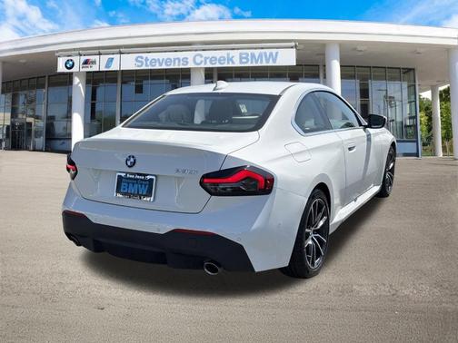2022 BMW 230 i