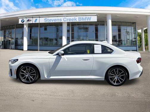 2022 BMW 230 i