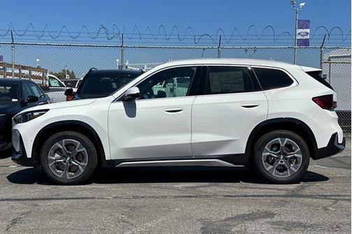 Alpine White 2025 BMW X1 xDrive28i