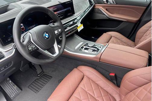 Alpine White 2026 BMW X5 PHEV xDrive50e