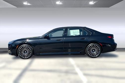 2026 BMW 750e i xDrive