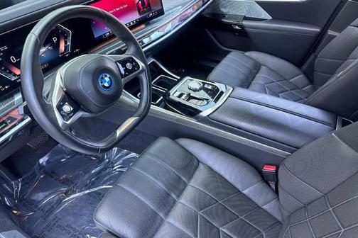 Alpine White 2023 BMW i7 xDrive60