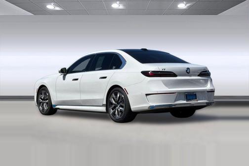 Alpine White 2023 BMW i7 xDrive60