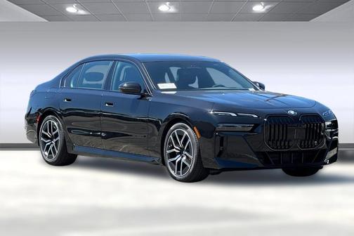 2025 BMW 740 i