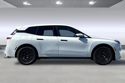 2026 BMW iX xDrive60