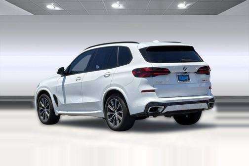 Alpine White 2024 BMW X5 xDrive40i