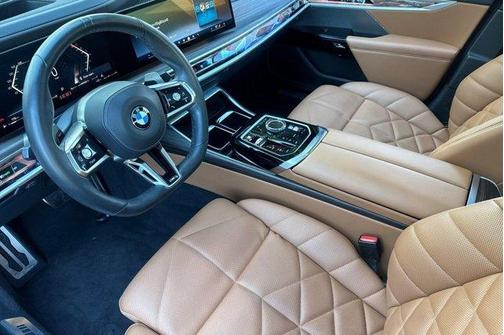 2023 BMW 740 i