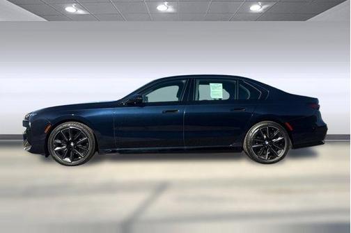 2023 BMW 740 i
