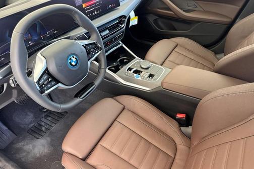 Black Sapphire Metallic 2026 BMW i4 Gran Coupe eDrive40