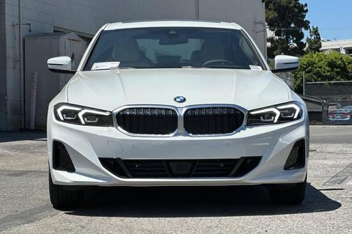 2025 BMW 330 330i Sedan