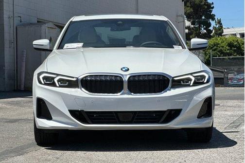 2025 BMW 330 330i Sedan