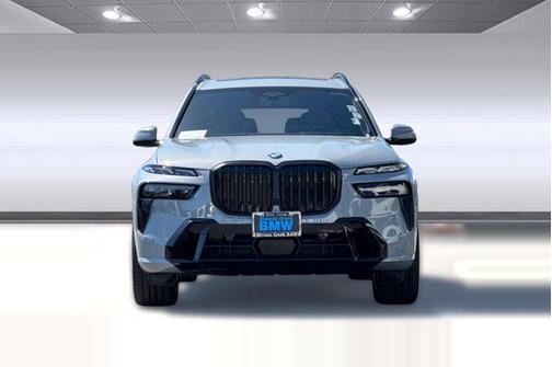 Gray 2026 BMW X7 xDrive40i