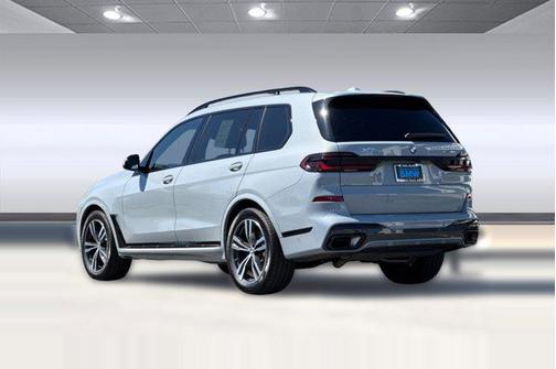 Gray 2026 BMW X7 xDrive40i