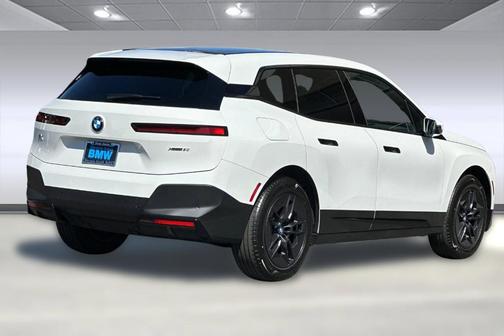 2025 BMW iX xDrive50