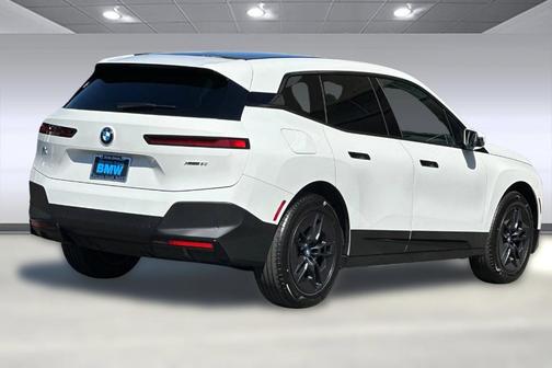 2025 BMW iX xDrive50