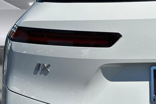 2025 BMW iX xDrive50