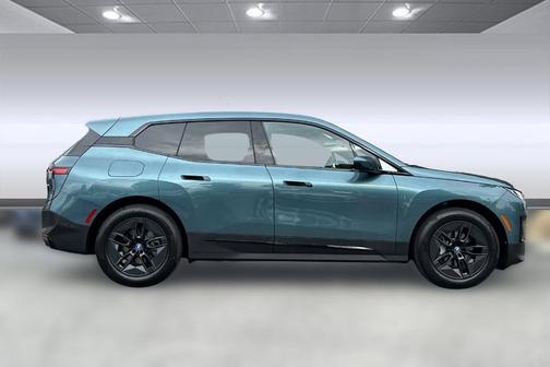 2025 BMW iX xDrive50