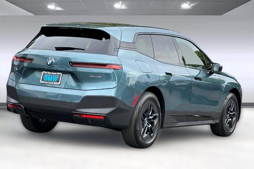2025 BMW iX xDrive50