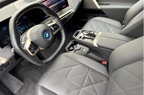 2025 BMW iX xDrive50