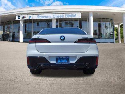 2025 BMW i7 xDrive60