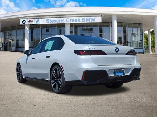 2025 BMW i7 xDrive60
