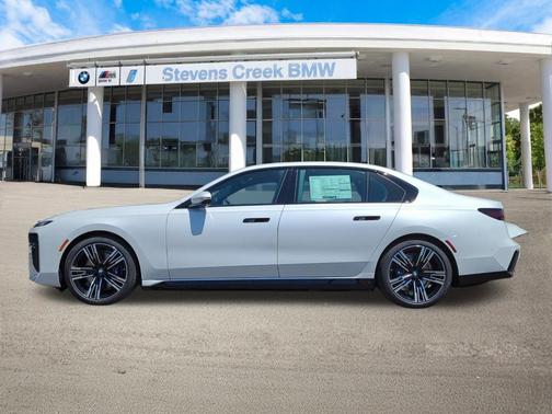2025 BMW i7 xDrive60