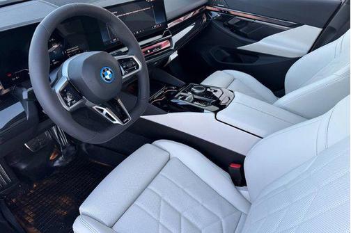 2026 BMW i5 eDrive40