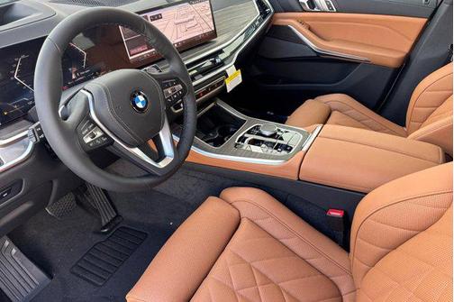 Mineral White Metallic 2026 BMW X5 xDrive40i
