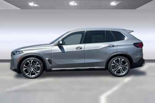 Skyscraper Grey Metallic 2026 BMW X5 PHEV xDrive50e