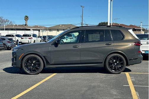 2026 BMW X7 M60i
