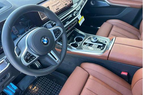 2026 BMW X7 M60i