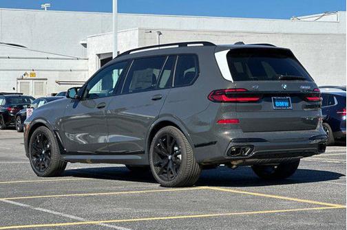 2026 BMW X7 M60i