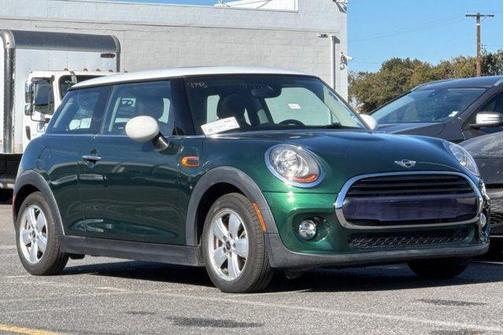 2017 MINI Hardtop Cooper