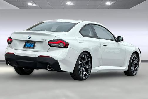 2025 BMW 230 i