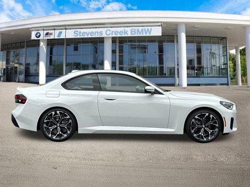 2025 BMW 230 i
