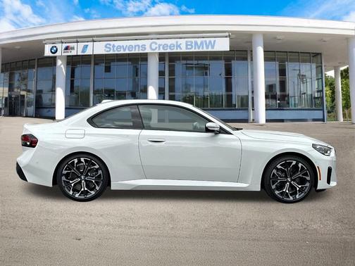 2025 BMW 230 i