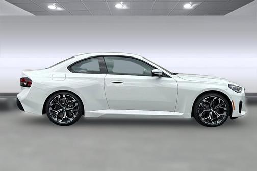 2025 BMW 230 i