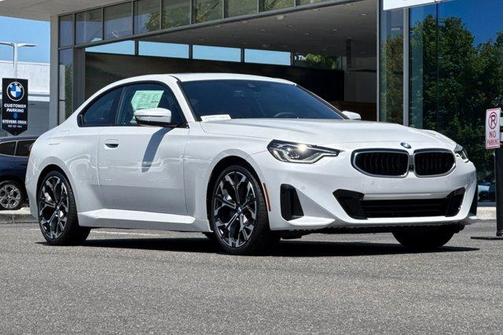 Mineral White Metallic 2025 BMW 230 230i